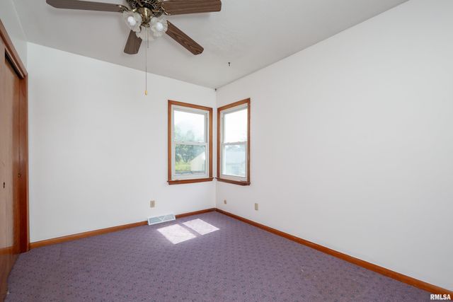 3831 STURDEVANT Street, Davenport, IA 52806