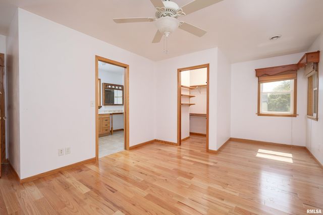 3831 STURDEVANT Street, Davenport, IA 52806