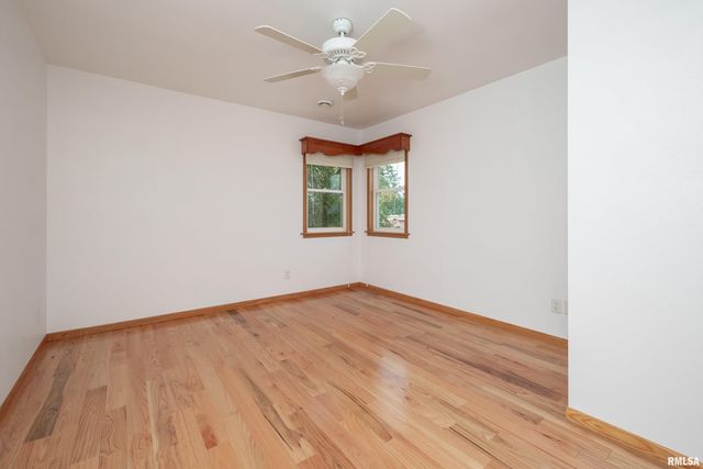 3831 STURDEVANT Street, Davenport, IA 52806