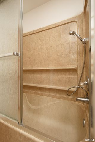 3831 STURDEVANT Street, Davenport, IA 52806