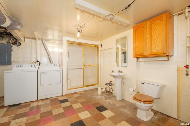 3831 STURDEVANT Street, Davenport, IA 52806