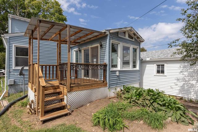 3831 STURDEVANT Street, Davenport, IA 52806