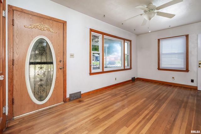 3831 STURDEVANT Street, Davenport, IA 52806