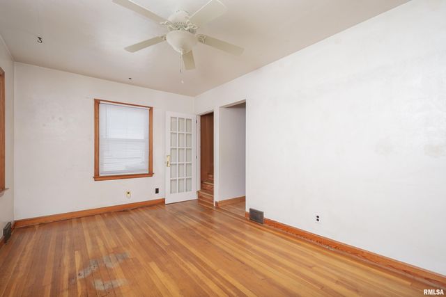 3831 STURDEVANT Street, Davenport, IA 52806