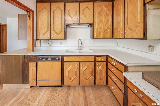 3831 STURDEVANT Street, Davenport, IA 52806