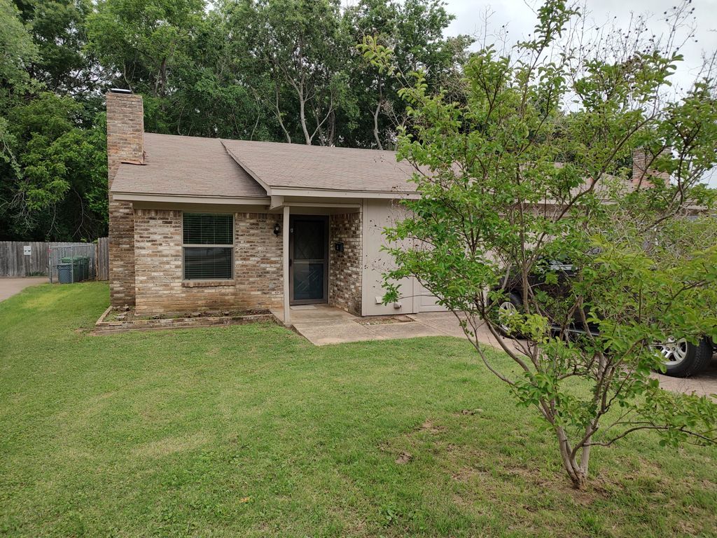 902 Meadowbrook Drive A, Grapevine, TX 76051