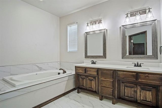 5348 Starling Way, Oklahoma City, OK 73179