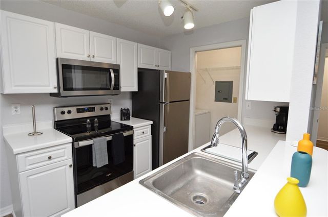 10265 GANDY BOULEVARD N 1002, St Petersburg, FL 33702