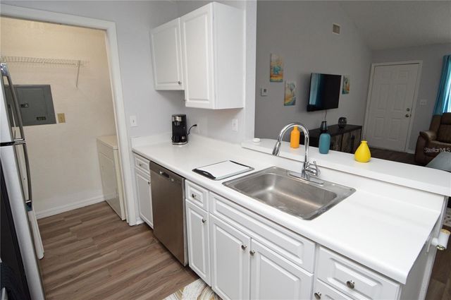 10265 GANDY BOULEVARD N 1002, St Petersburg, FL 33702