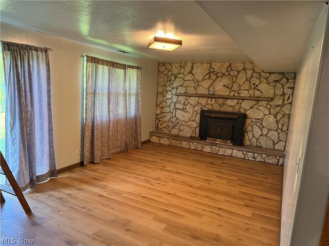 147 E Lubeck Hills Drive, Washington, WV 26181
