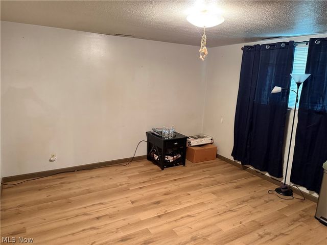 147 E Lubeck Hills Drive, Washington, WV 26181