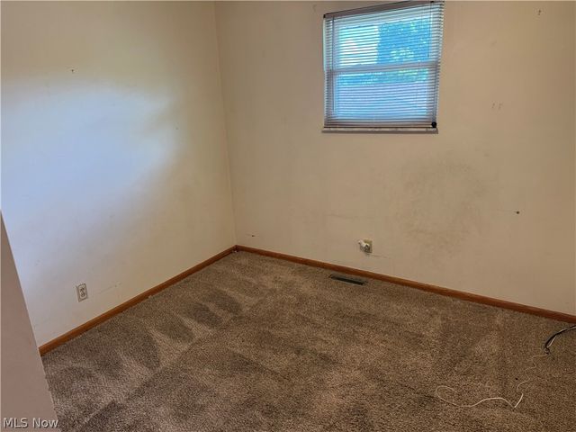 147 E Lubeck Hills Drive, Washington, WV 26181