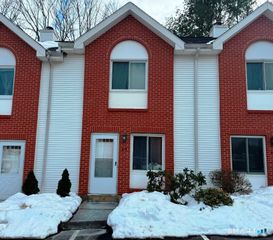 585 Park Road 5-7, Waterbury, CT 06708