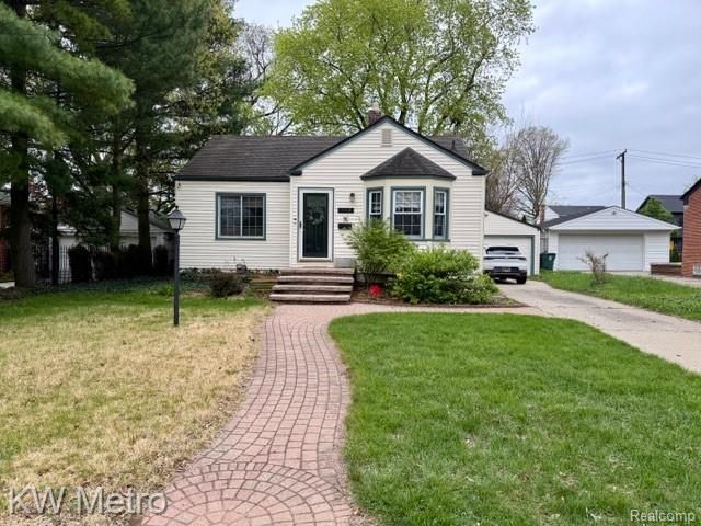 302 E Bloomfield Avenue, Royal Oak, MI 48073