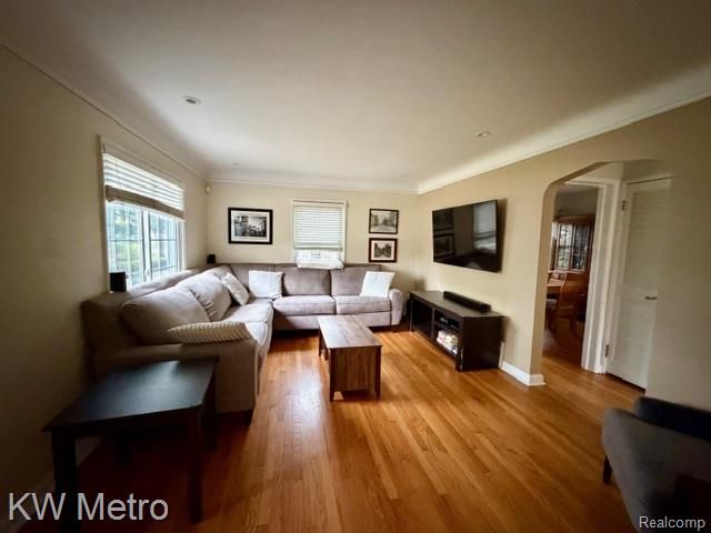 302 E Bloomfield Avenue, Royal Oak, MI 48073