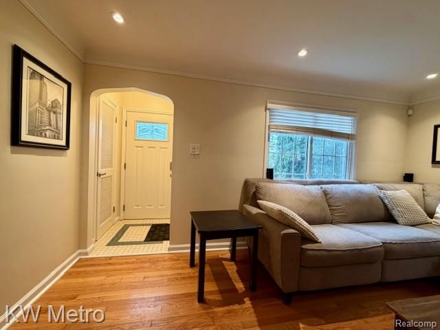 302 E Bloomfield Avenue, Royal Oak, MI 48073