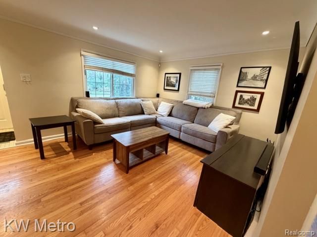 302 E Bloomfield Avenue, Royal Oak, MI 48073