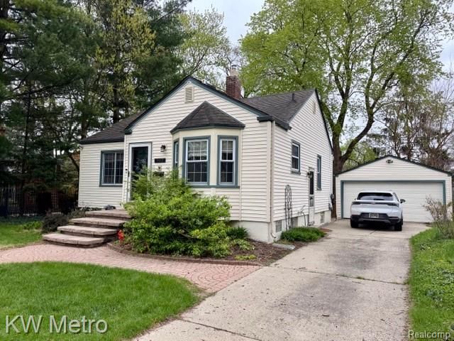 302 E Bloomfield Avenue, Royal Oak, MI 48073