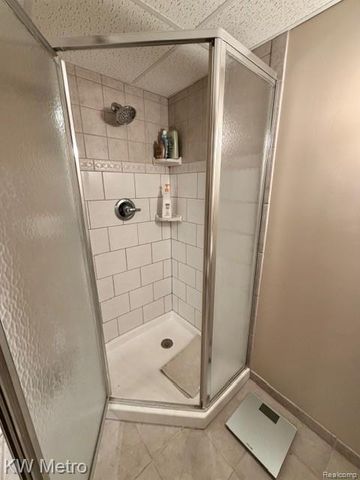 302 E Bloomfield Avenue, Royal Oak, MI 48073