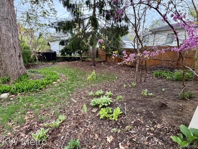 302 E Bloomfield Avenue, Royal Oak, MI 48073