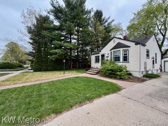 302 E Bloomfield Avenue, Royal Oak, MI 48073