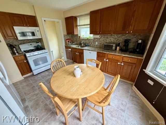 302 E Bloomfield Avenue, Royal Oak, MI 48073