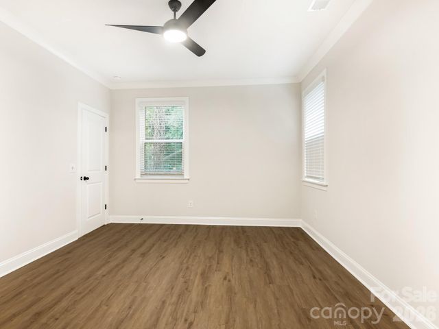 428 Woodvale Place, Charlotte, NC 28208