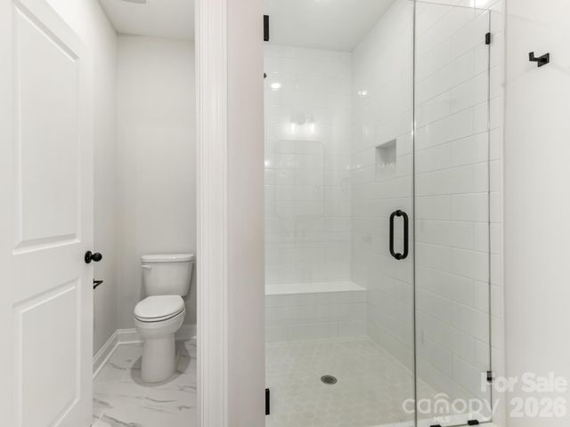 428 Woodvale Place, Charlotte, NC 28208