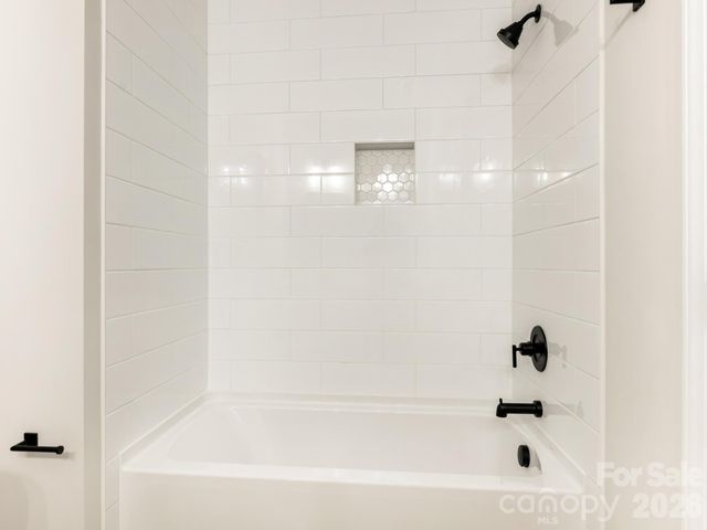 428 Woodvale Place, Charlotte, NC 28208