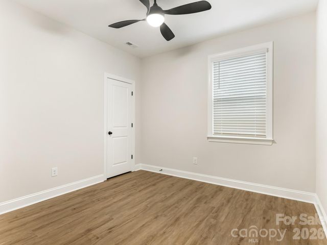 428 Woodvale Place, Charlotte, NC 28208