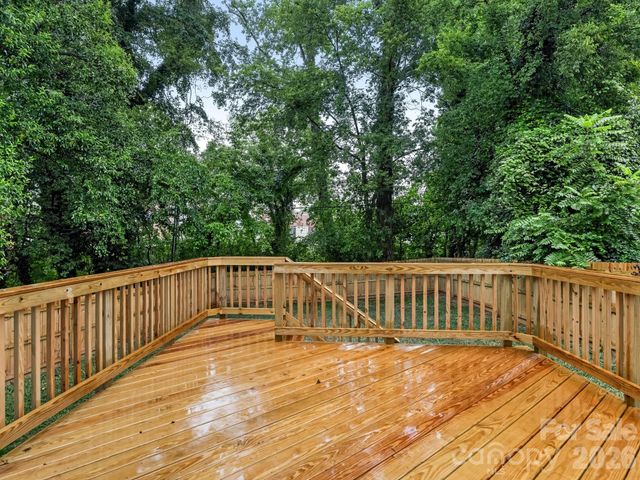 428 Woodvale Place, Charlotte, NC 28208
