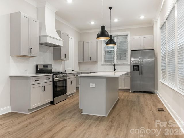 428 Woodvale Place, Charlotte, NC 28208