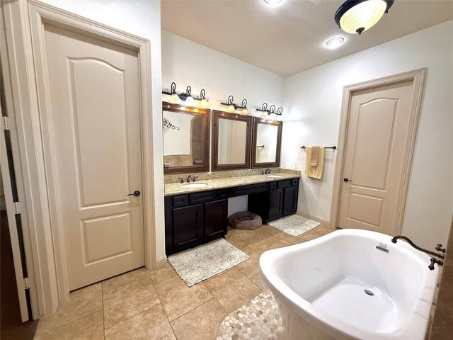 8424 Kings View Court, Montgomery, TX 77316