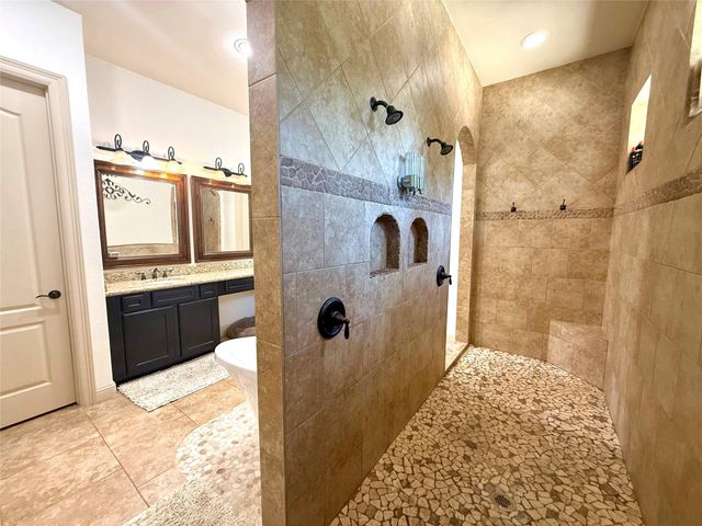 8424 Kings View Court, Montgomery, TX 77316