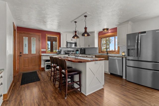 15431 JAMBO CREEK ROAD, Mishicot, WI 54228