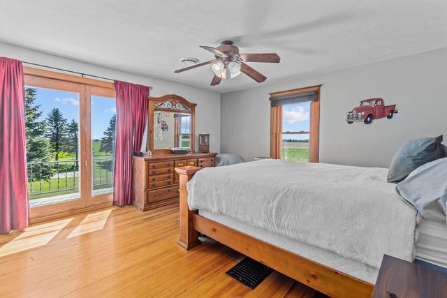 15431 JAMBO CREEK ROAD, Mishicot, WI 54228