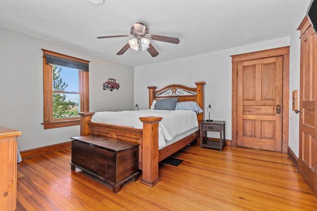 15431 JAMBO CREEK ROAD, Mishicot, WI 54228