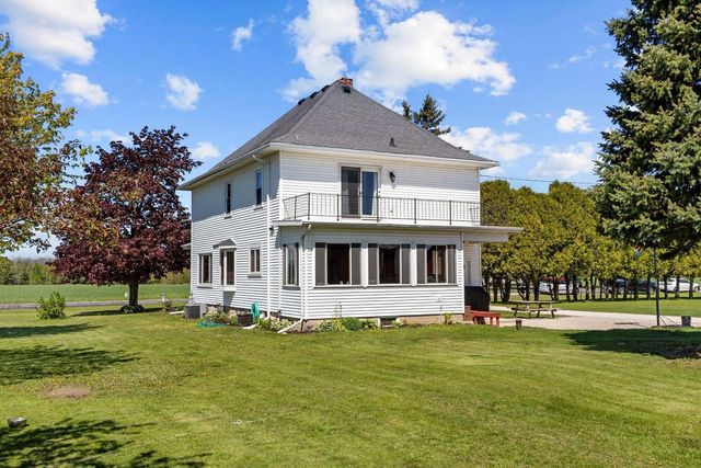 15431 JAMBO CREEK ROAD, Mishicot, WI 54228