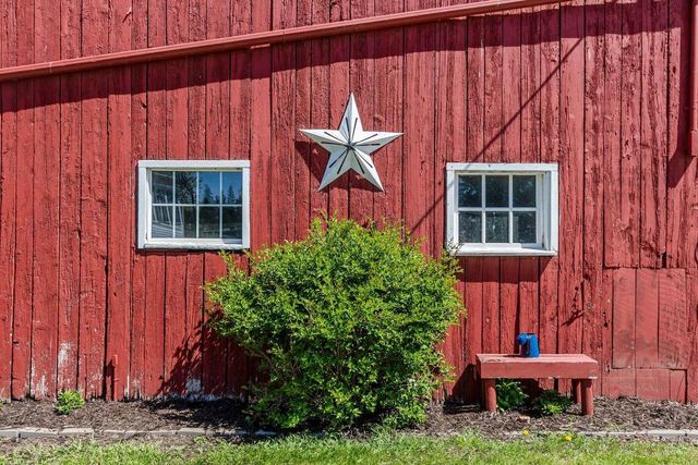 15431 JAMBO CREEK ROAD, Mishicot, WI 54228