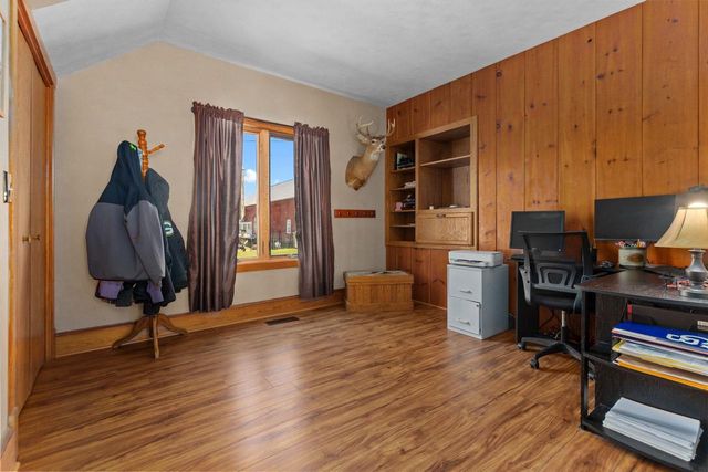 15431 JAMBO CREEK ROAD, Mishicot, WI 54228