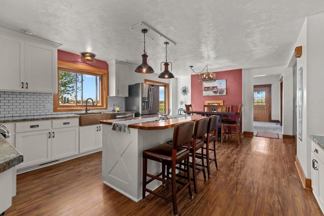 15431 JAMBO CREEK ROAD, Mishicot, WI 54228