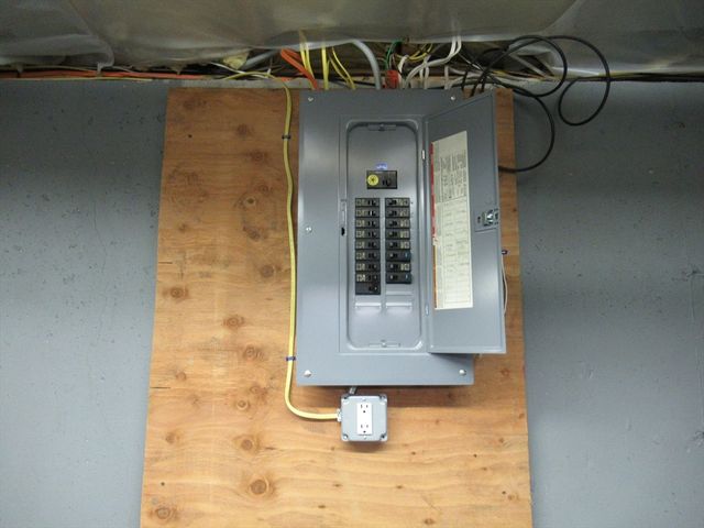 25 Rodeo Drive, East Bridgewater, MA 02333