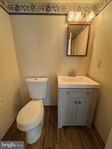 8 PARTRIDGE CT, Marlton, NJ 08053