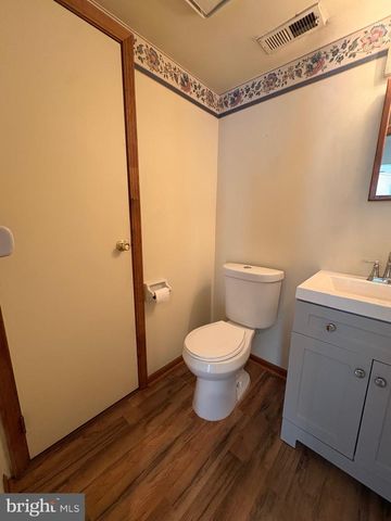 8 PARTRIDGE CT, Marlton, NJ 08053