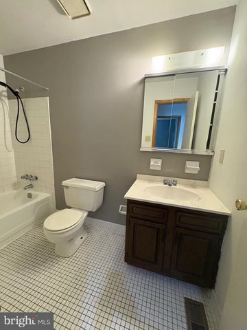 8 PARTRIDGE CT, Marlton, NJ 08053