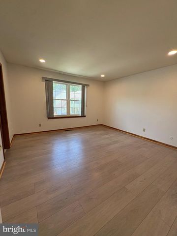 8 PARTRIDGE CT, Marlton, NJ 08053