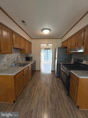 8 PARTRIDGE CT, Marlton, NJ 08053