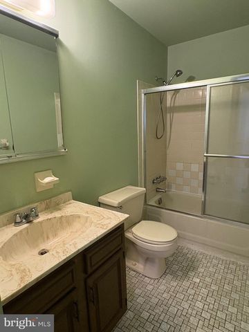 8 PARTRIDGE CT, Marlton, NJ 08053