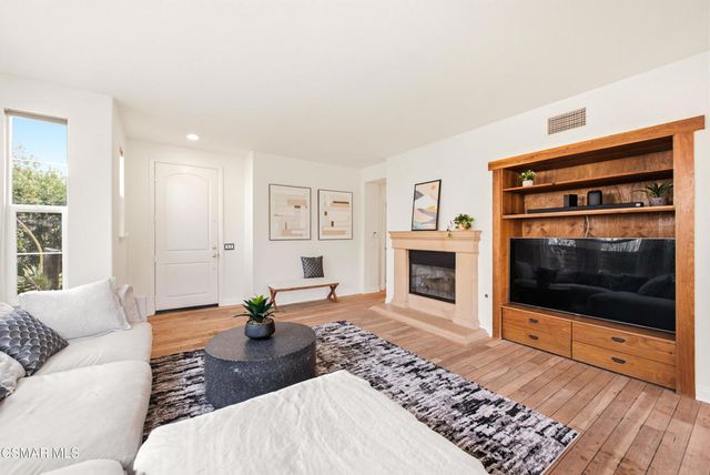 2266 Swift Fox Court, Simi Valley, CA 93065