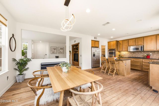 2266 Swift Fox Court, Simi Valley, CA 93065